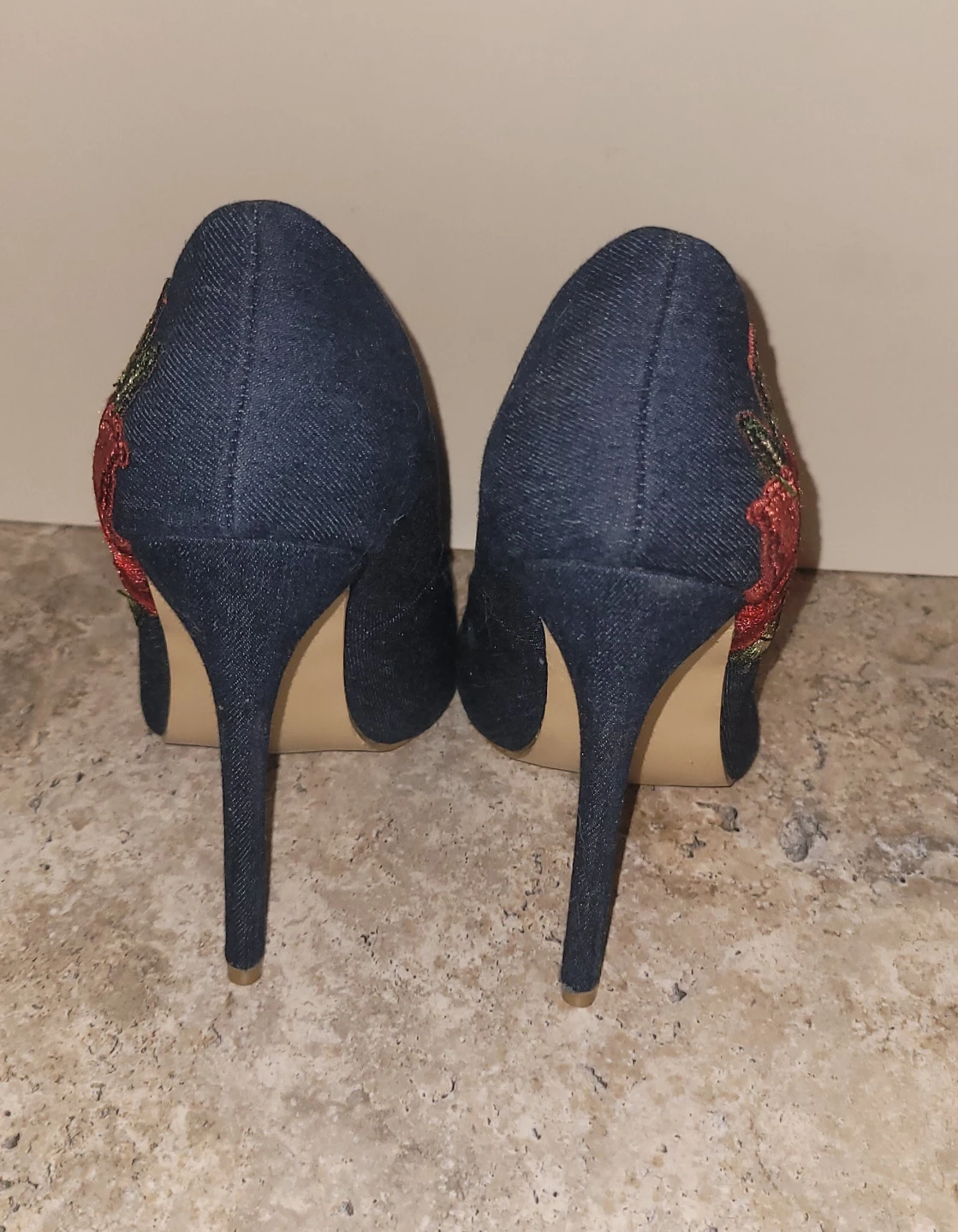 ShoeDazzle Denim Rose Embroidered Heels – Size 7.5 - photo 4