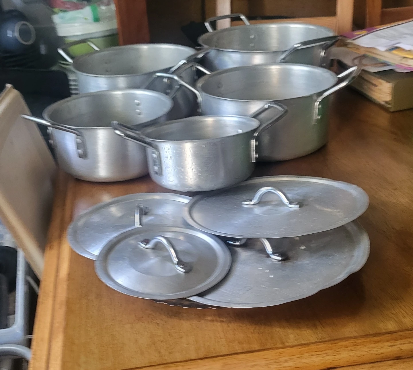 Set of 5 Aluminum Pots and Pans with Lids - photo 3