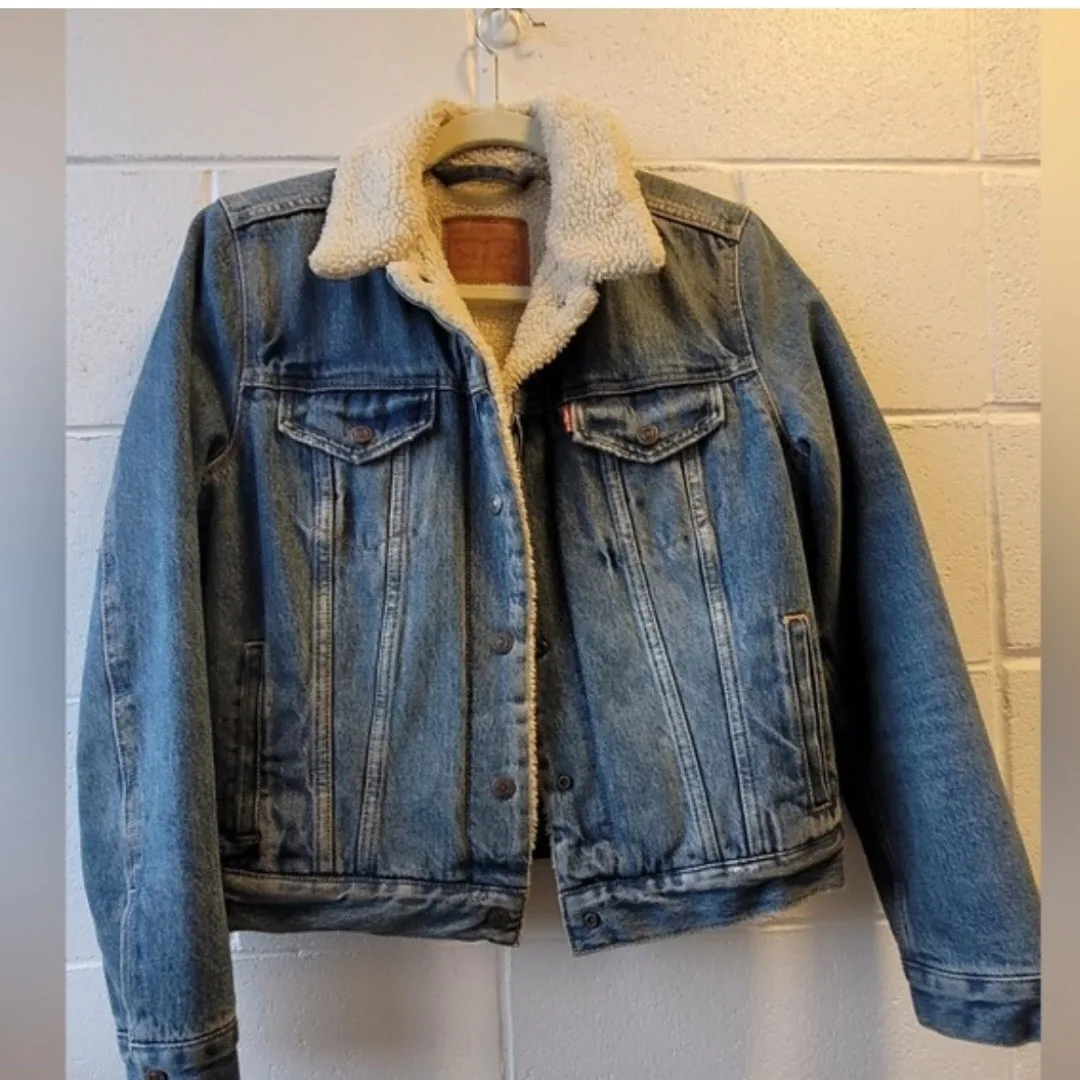 Levi's sherpa jacket Small