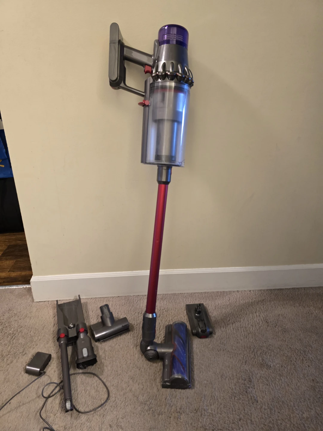 Dyson V11 vacuum - photo 2