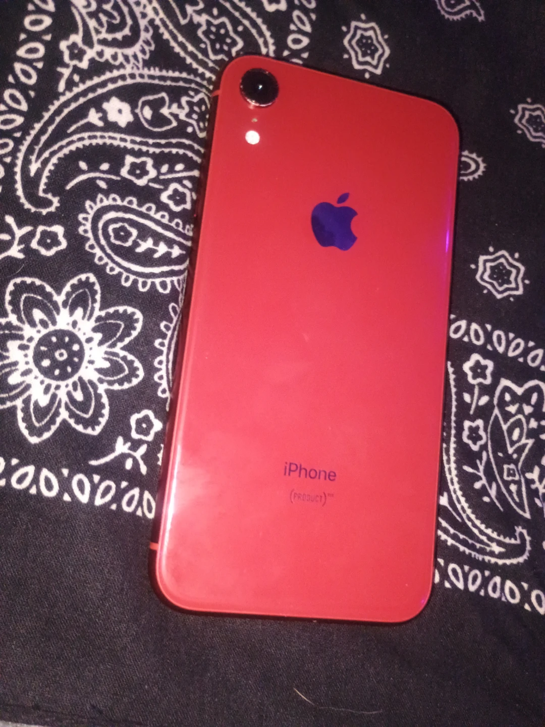 Red iPhone XR - photo 2