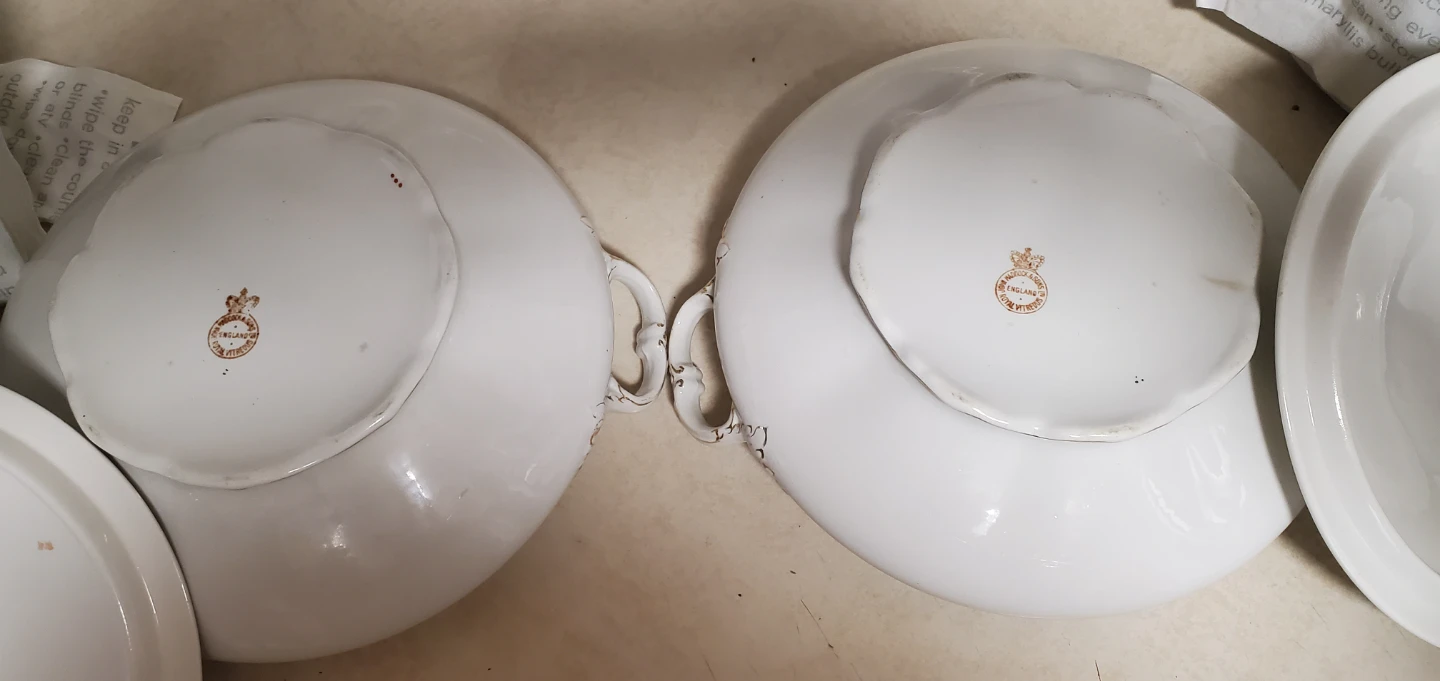 Set of 2 White Porcelain Tureens with Lids - England - photo 4