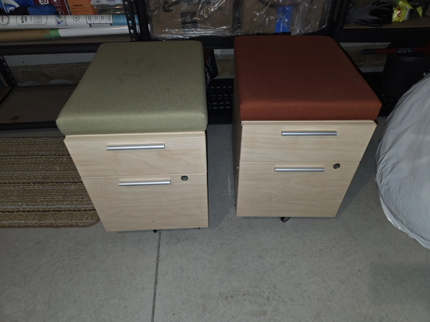 Set of 2 Office Storage Pedestals - Green and Red Tops - photo 2