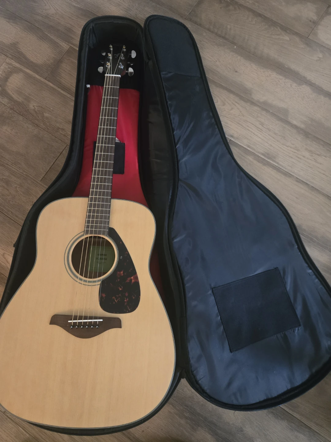 Yamaha FG800M Acoustic Guitar with Case