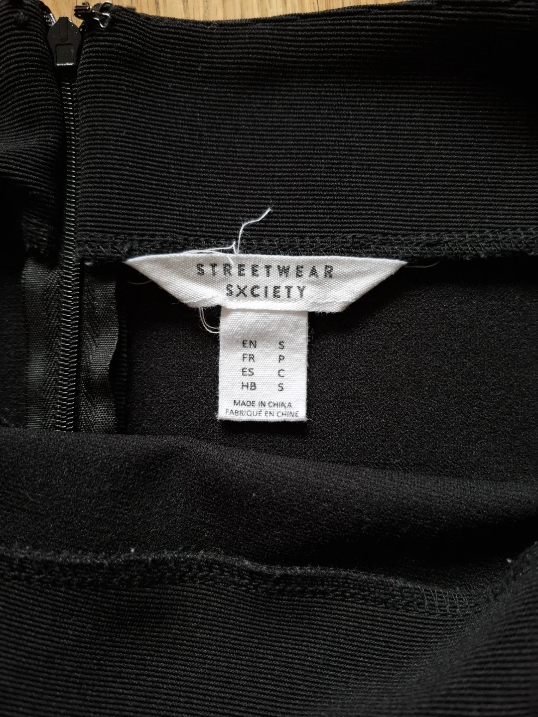 Black mini skirt - photo 3