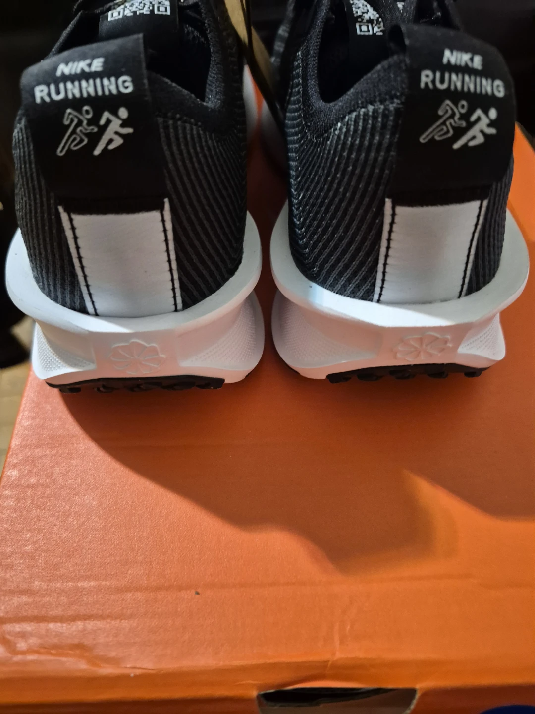 BNIB)Nike Size 7 Interact Run Wmns Running Shoes - photo 3