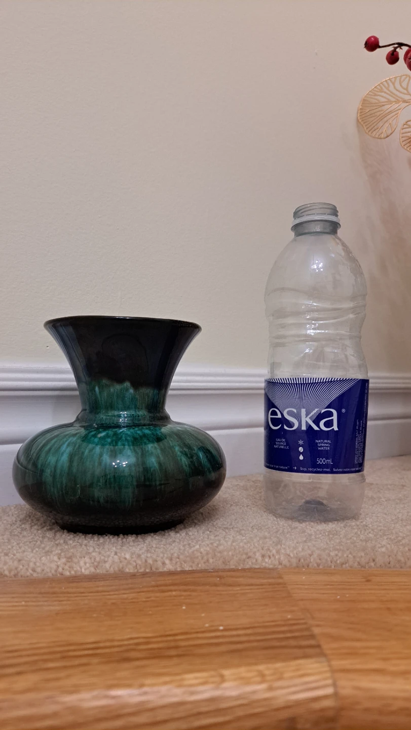 Vintage Blue Mountain Pottery Vase - photo 2