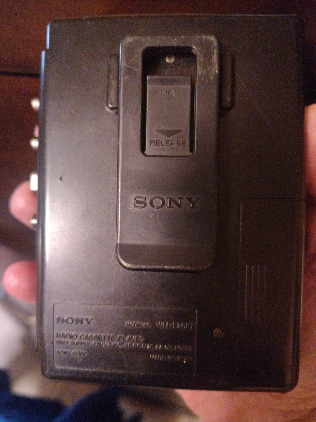 Sony Walkman FM/AM Synthesized Tuner Radio Cassette Player - photo 2