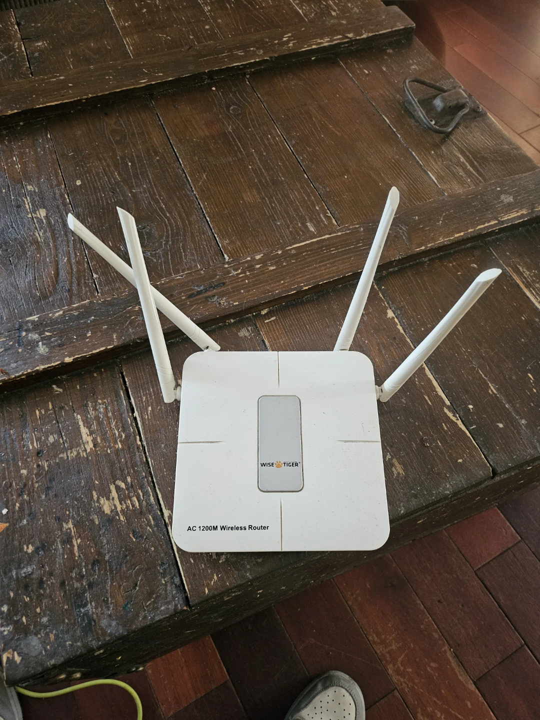Wise Tiger AC 1200M Wireless Router - photo 2
