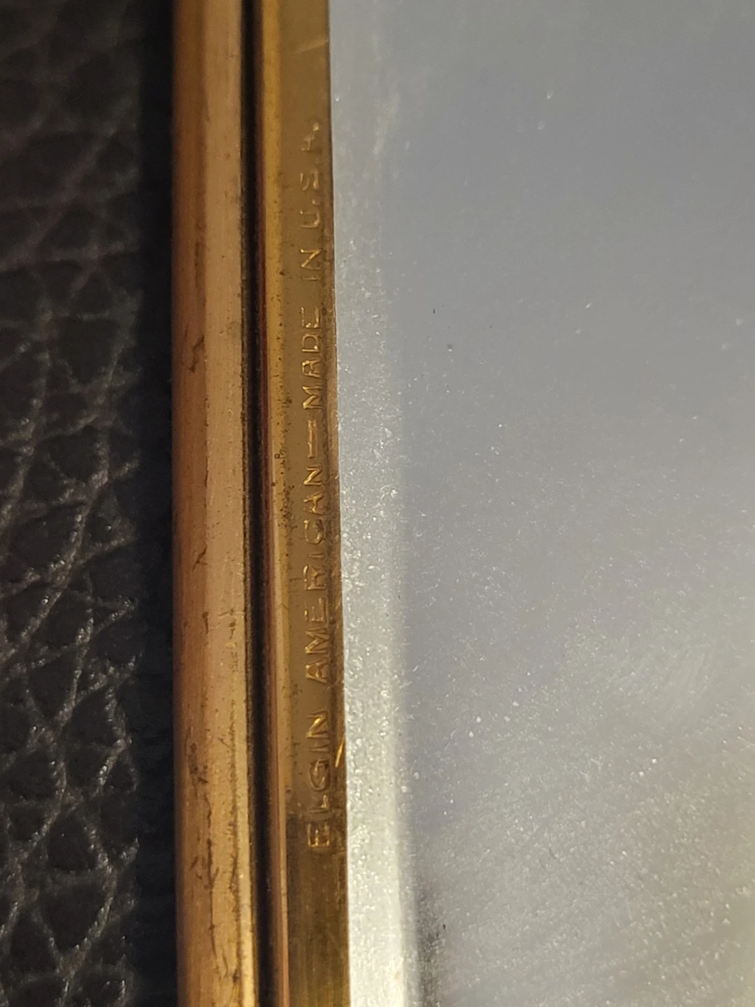 Vintage Elgin American Gold Vanity Set - Etched Leaf Pattern - photo 4