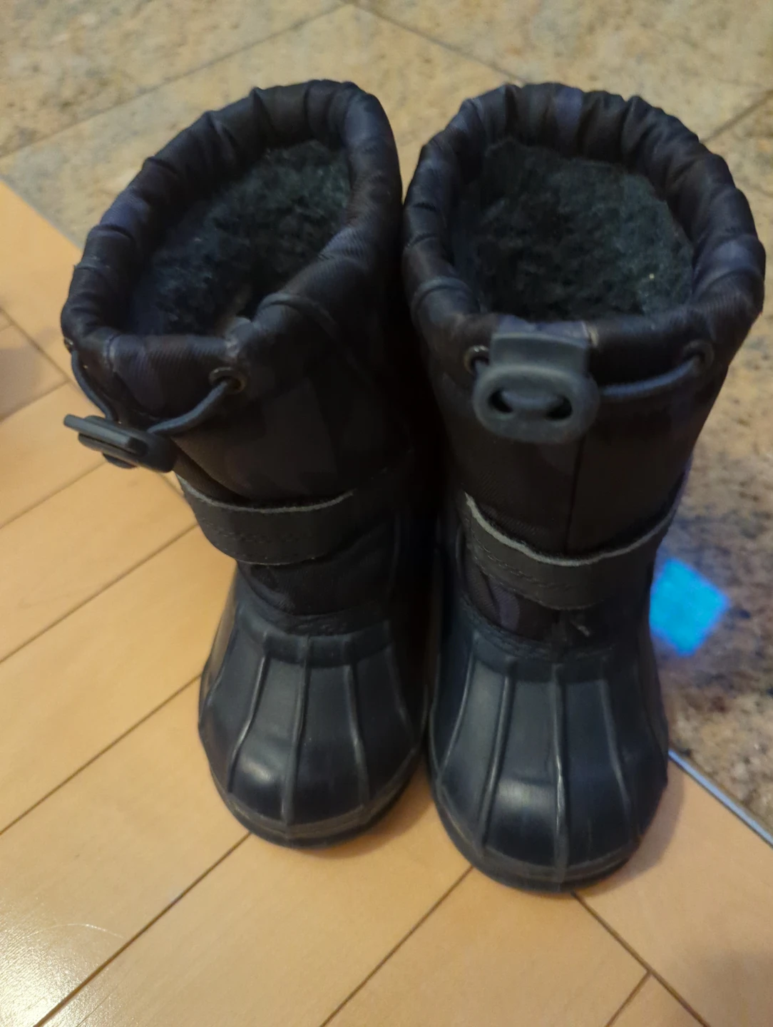 Black Winter Boots Size 6 for babies