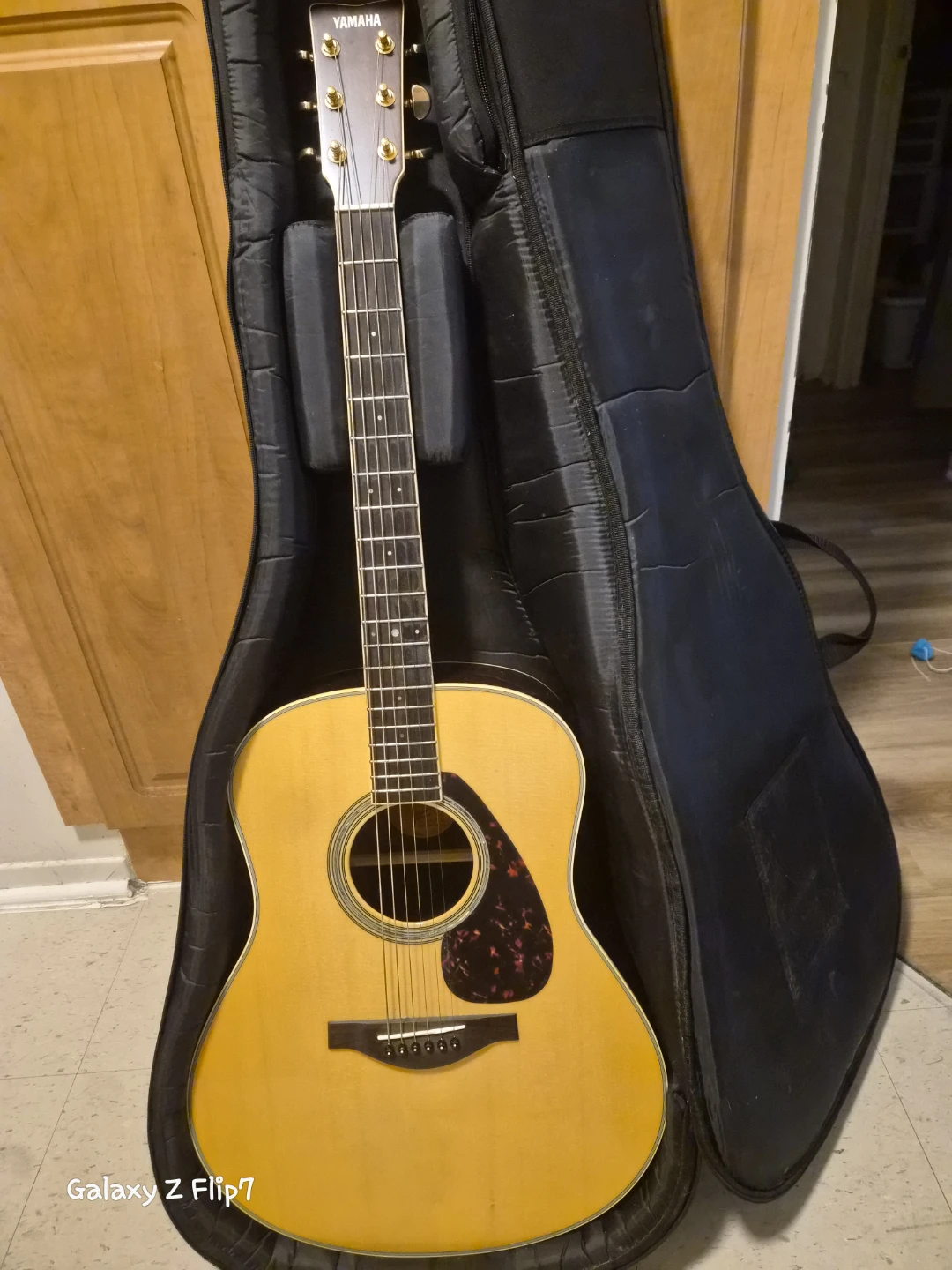 MUST GO ASAP, OFFERS ACCEPTED!! Yamaha Acoustic Guitar - photo 2