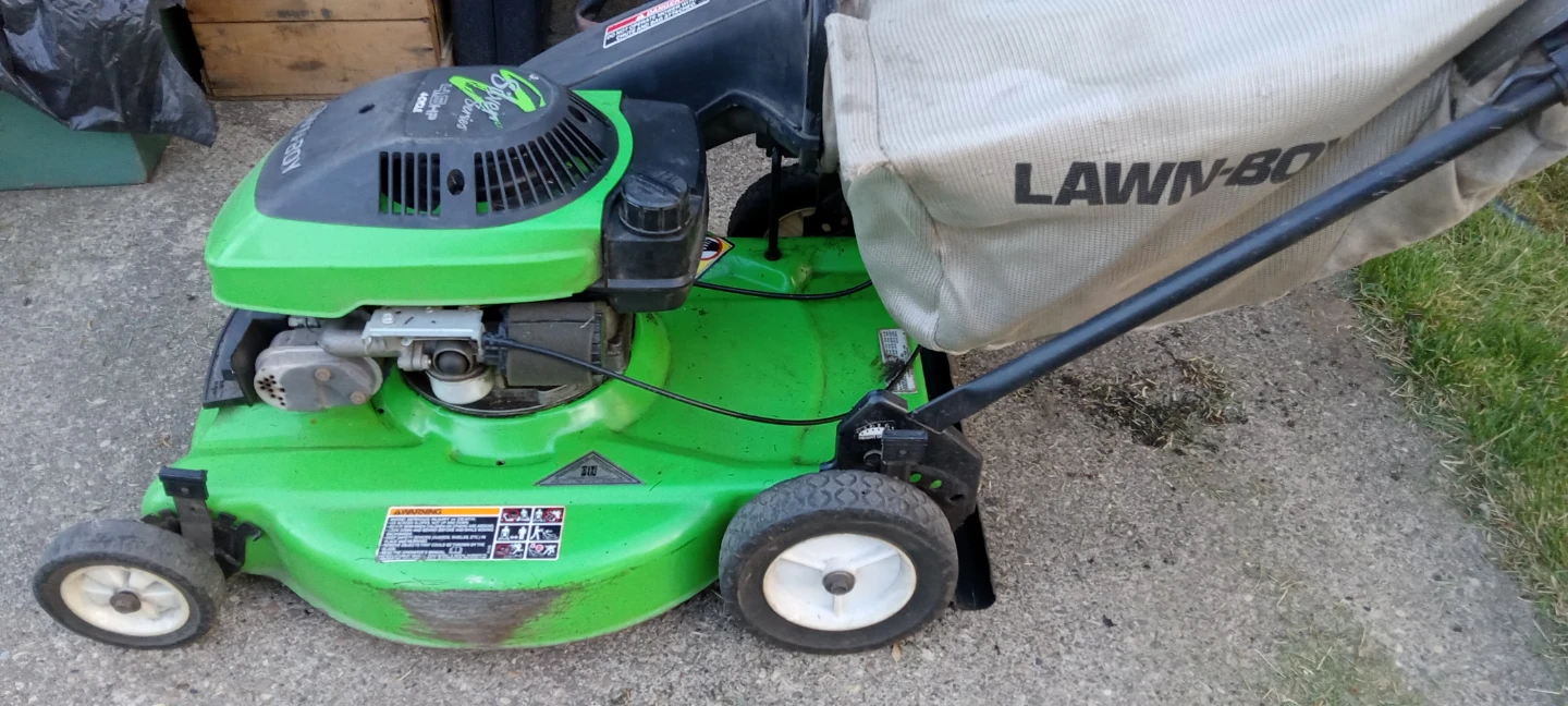 Lawn-Boy Silver Series 4.5HP 4-Cycle Lawnmower - photo 3