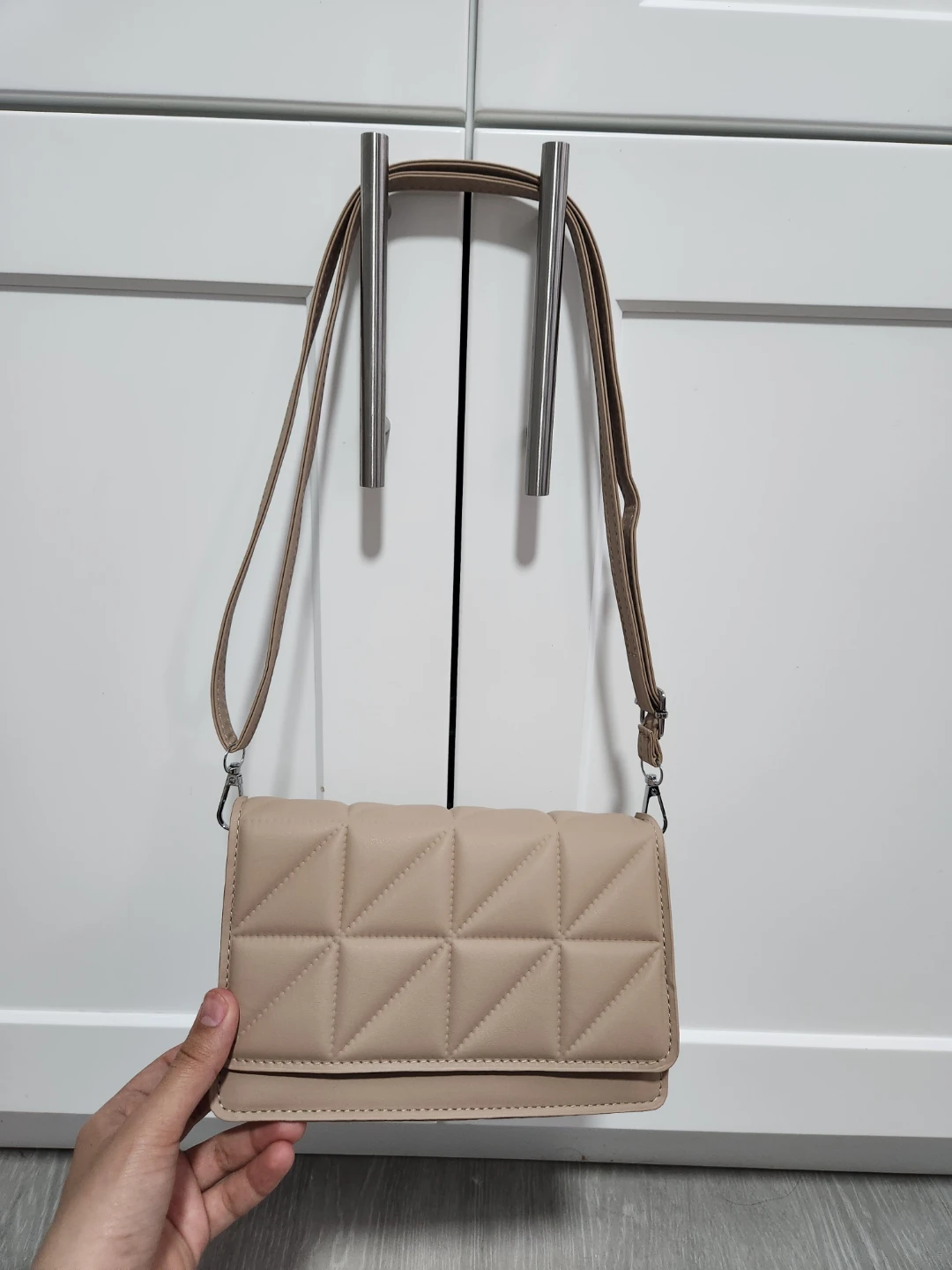 Stylish small handbag — the perfect addition to your outfit ✨