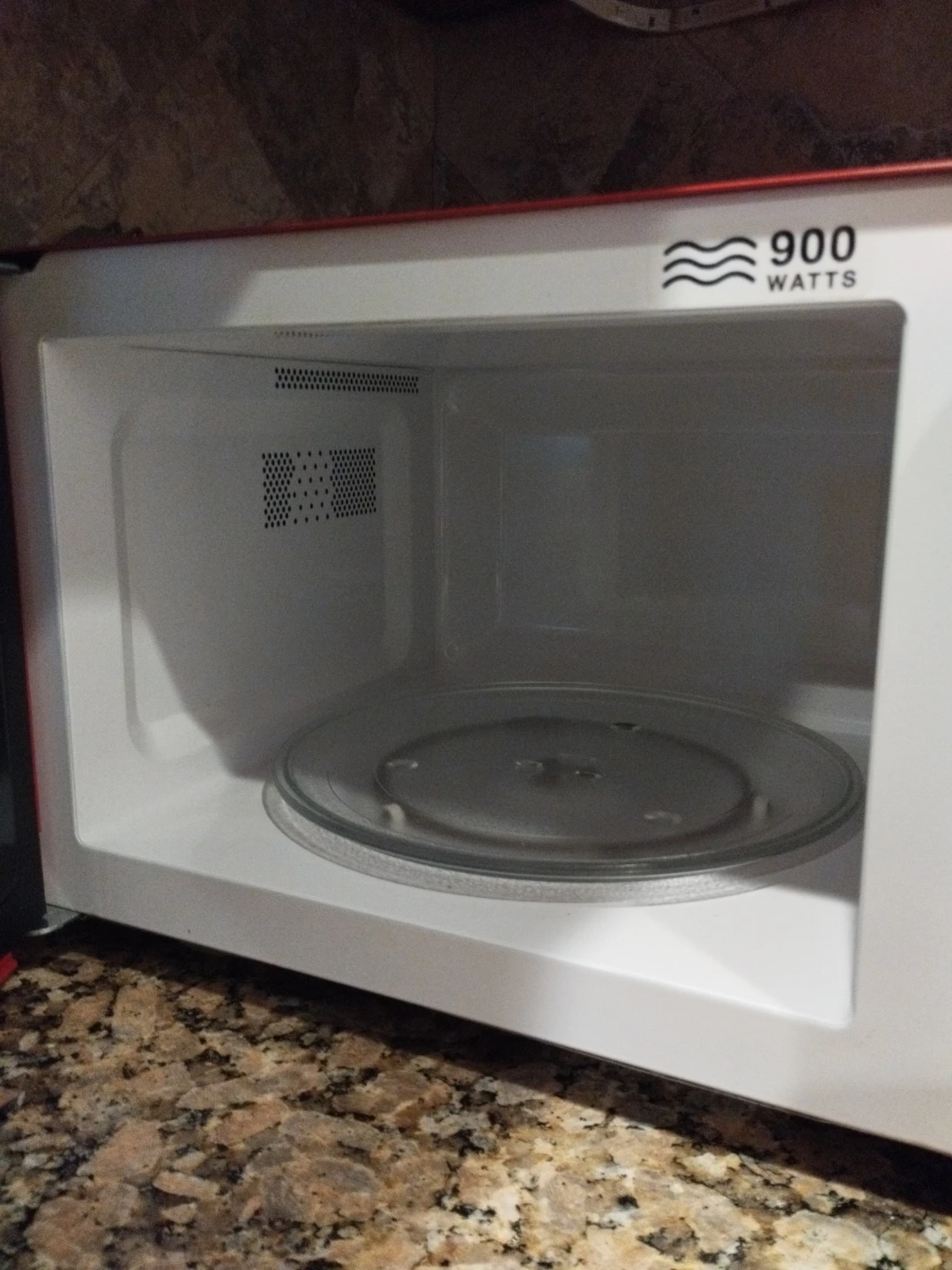 Bella 900W Red Microwave Oven - photo 2