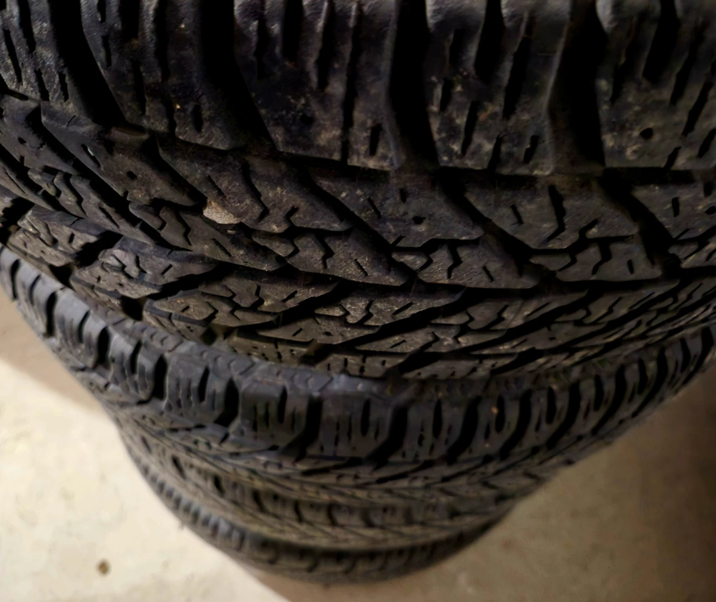 Like New Set of 4 Tires PLUS RIMS Size 215 60 R16 M+S *DEAL* - photo 2