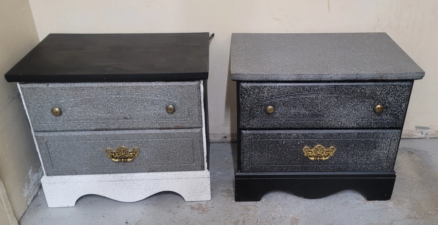 2 Small Dressers / Nightstands
