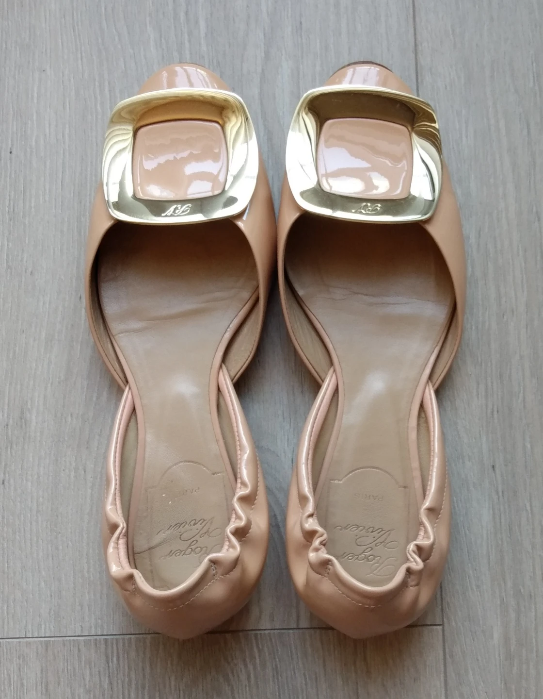 Roger Vivier Patent Leather Flats Size 34 - photo 2