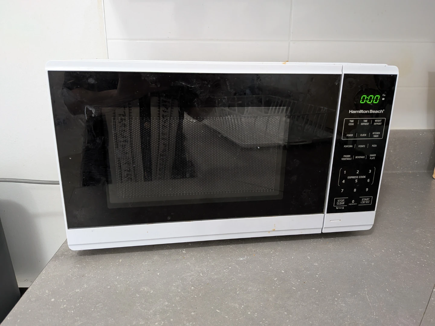 Hamilton Beach Microwave - photo 2