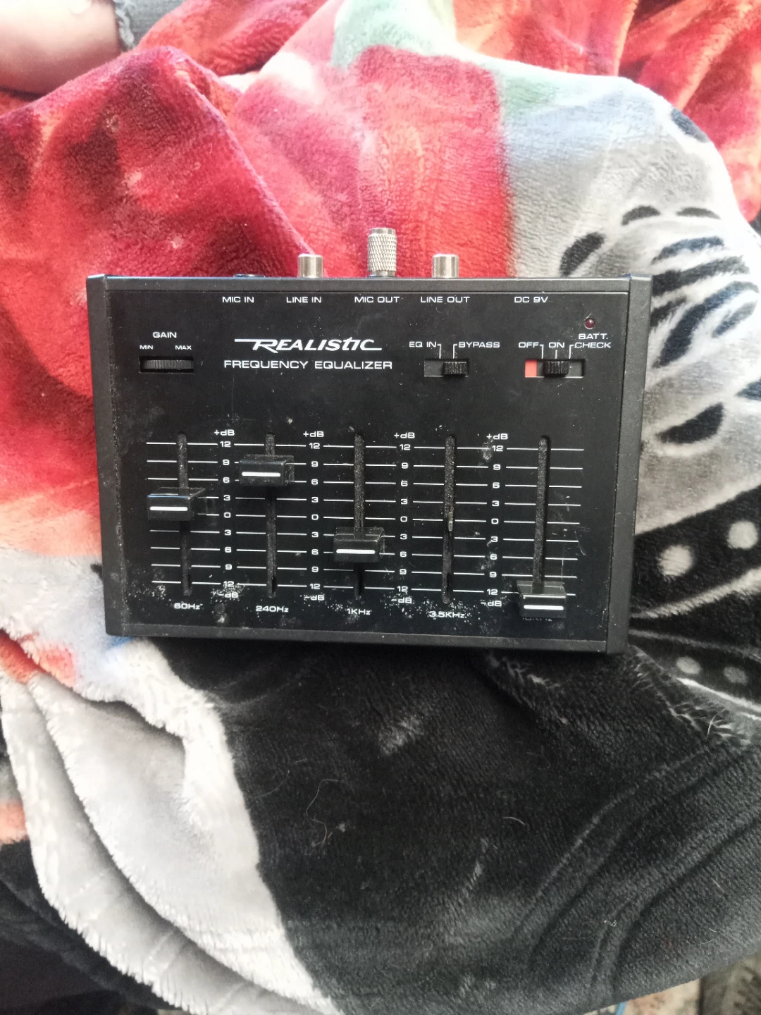 Realistic Frequency Equalizer