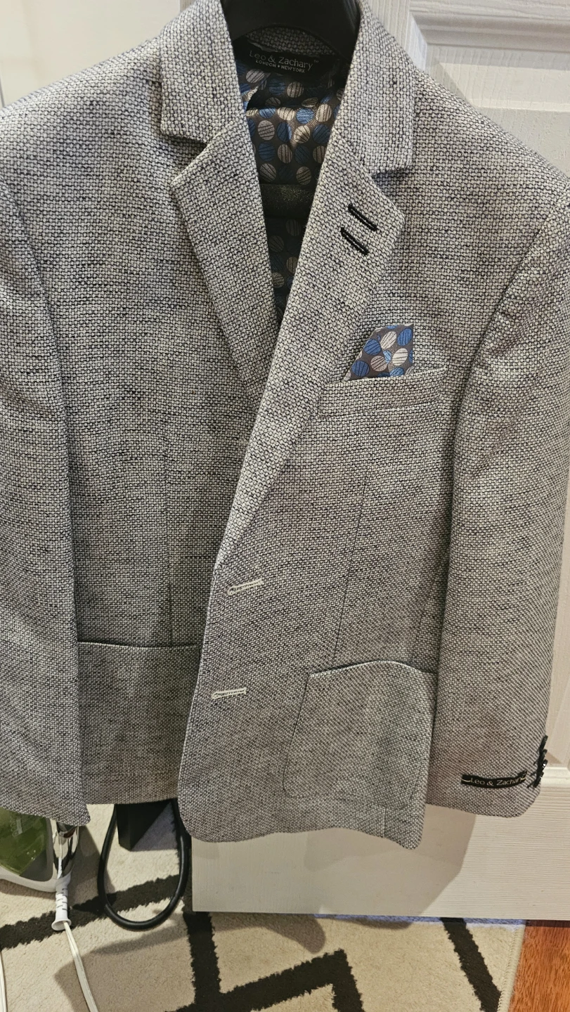 Leo & Zachary Grey Tweed Blazer and Pants Suit - photo 3