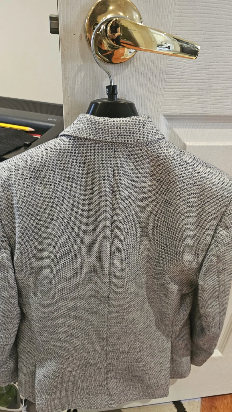 Leo & Zachary Grey Tweed Blazer and Pants Suit - photo 4