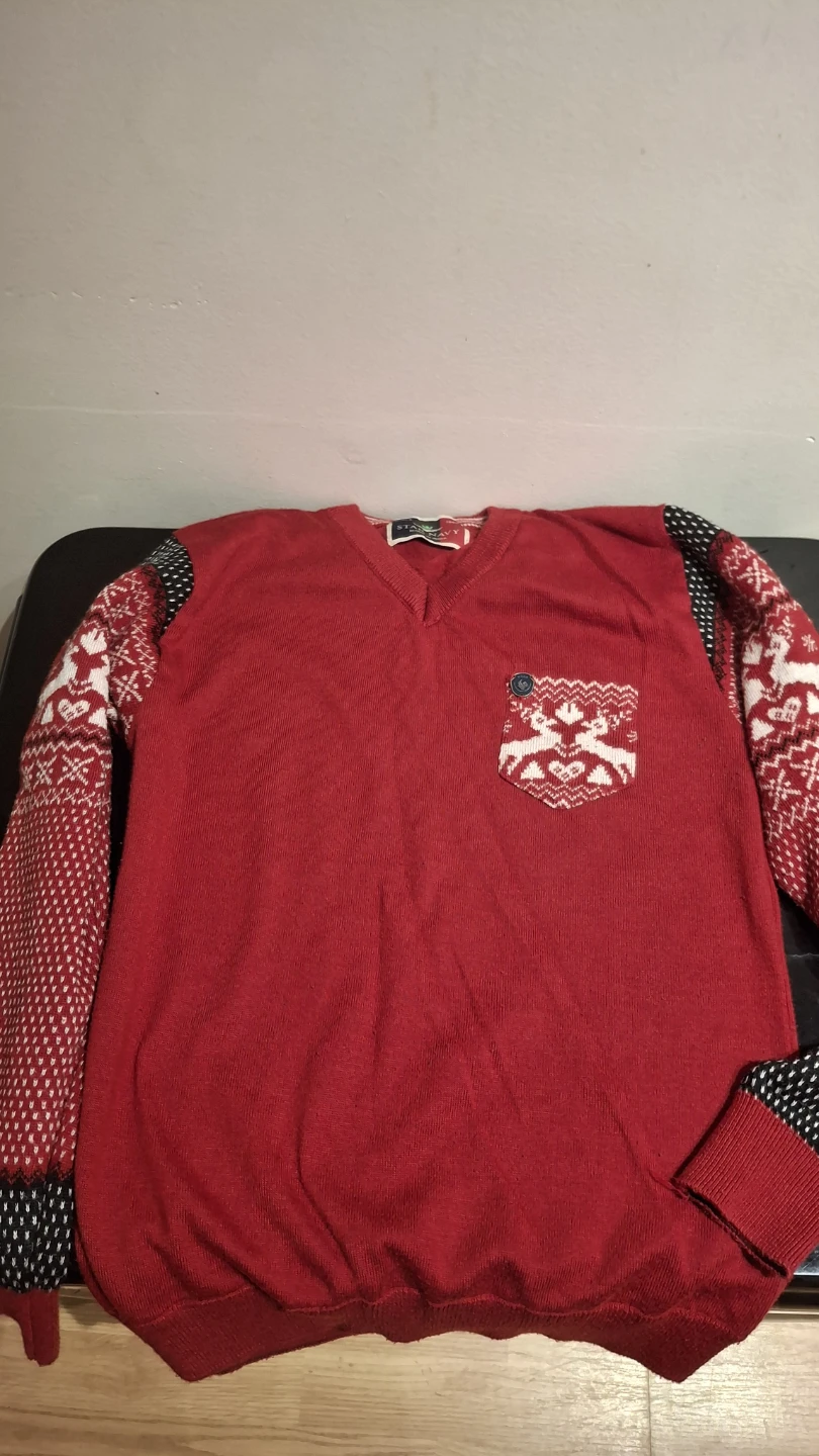 Star Navy Red V-Neck Sweater with Pocket