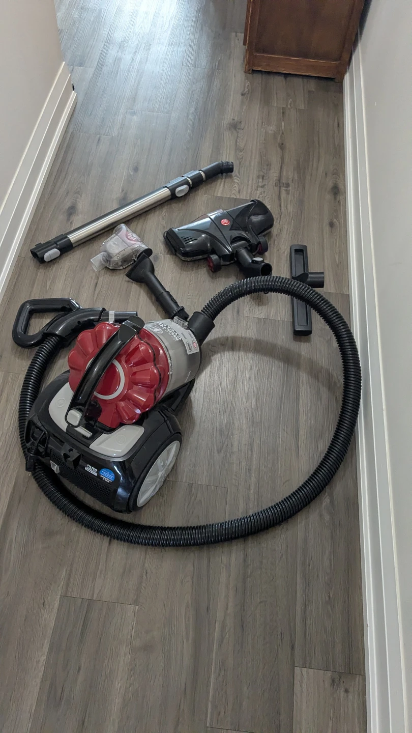 Hoover WindTunnel Multi-Cyclonic Vacuum Cleaner special pet