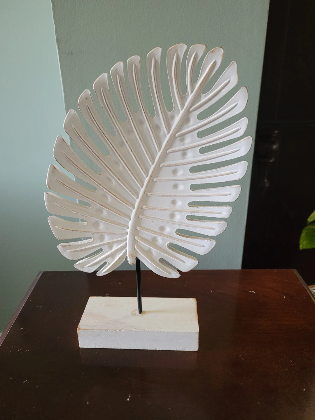 White Monstera Leaf Decor - photo 2