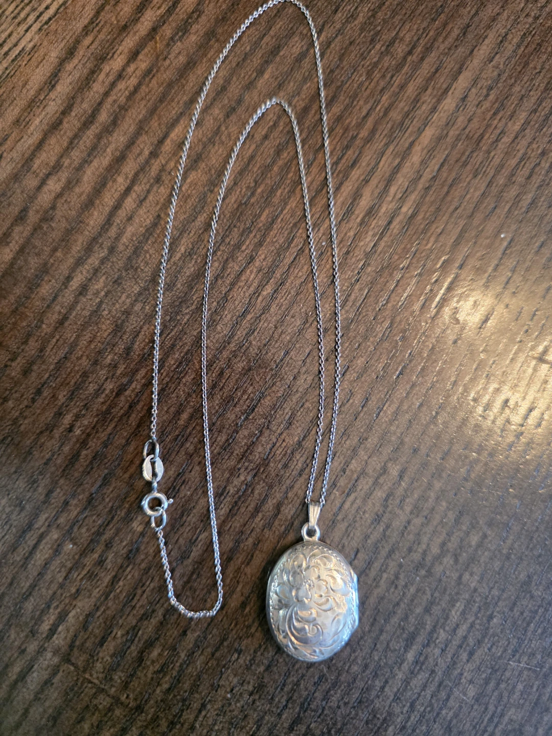 8 Beautiful Sterling Silver Necklaces with charms - photo 3