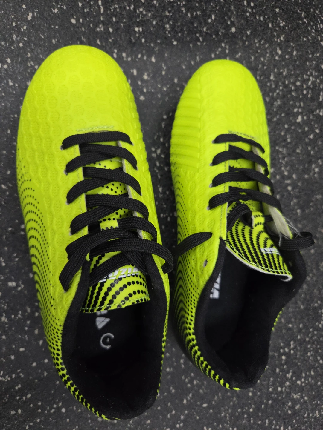 Boy Soccer Cleats Size US 3 (like new) - photo 2