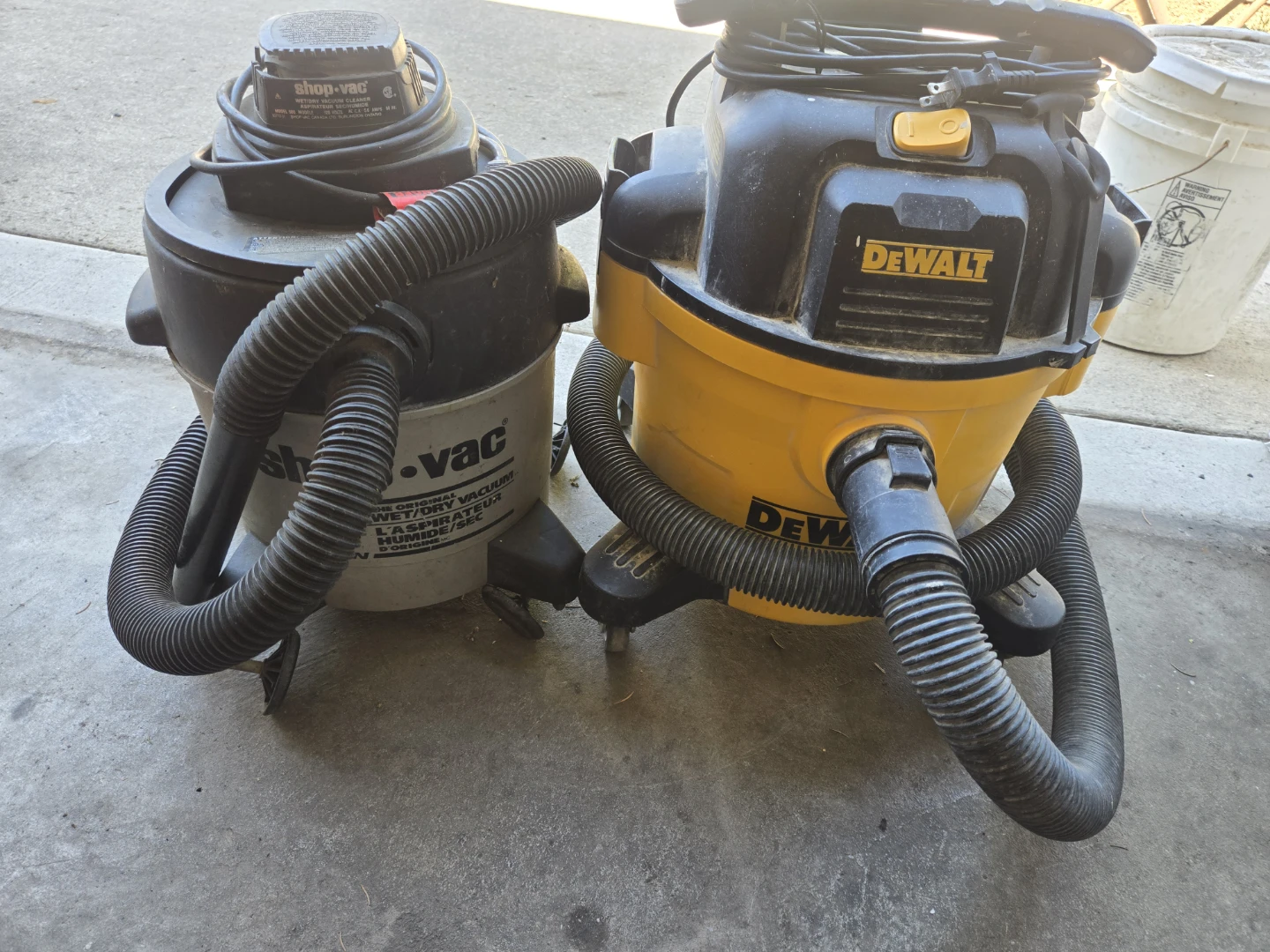 DeWalt Wet/Dry Vacuum with Accessories