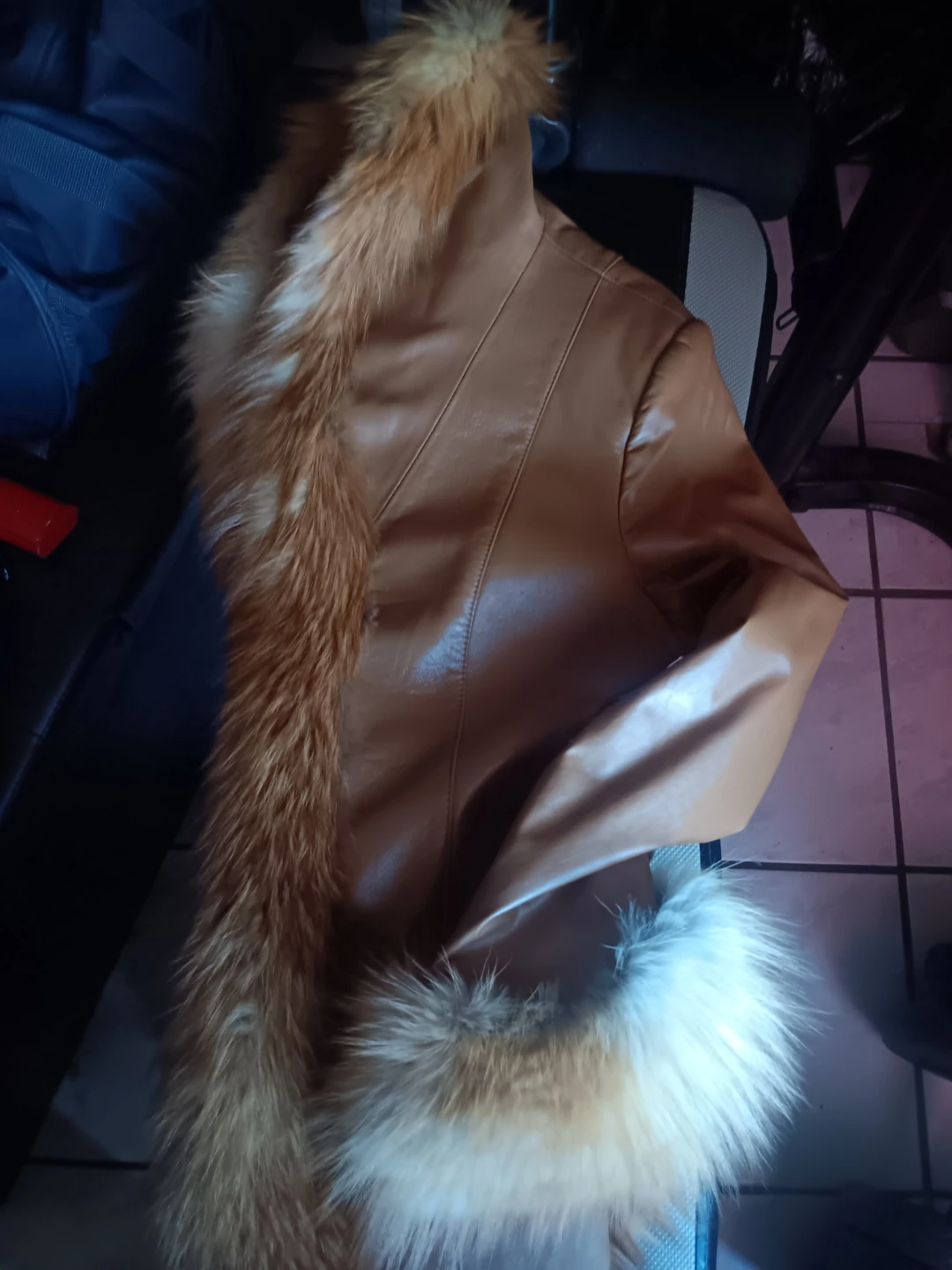 Overland Leather Jacket with Fur Trim Size M - photo 3