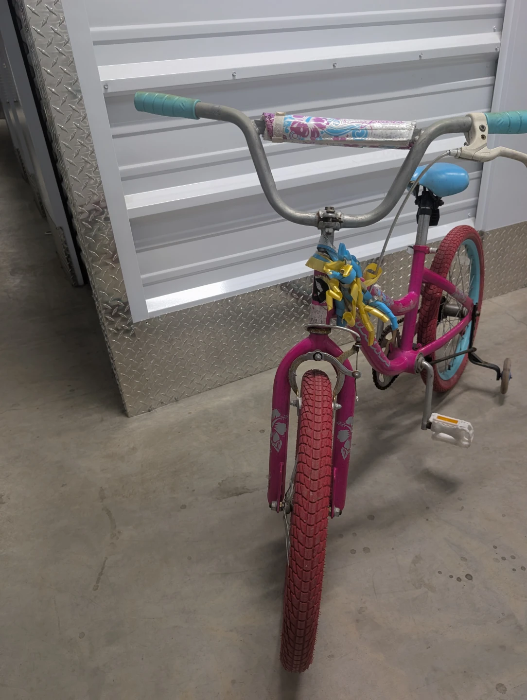Kids Pink Huffy Bicycle - photo 2
