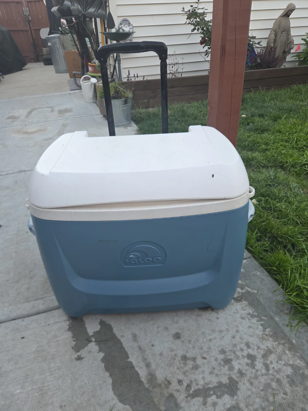 Igloo Rolling Cooler