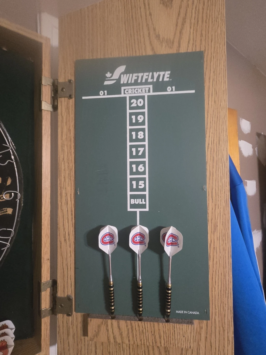 Winmau Dartboard Cabinet with Scoreboards - photo 3