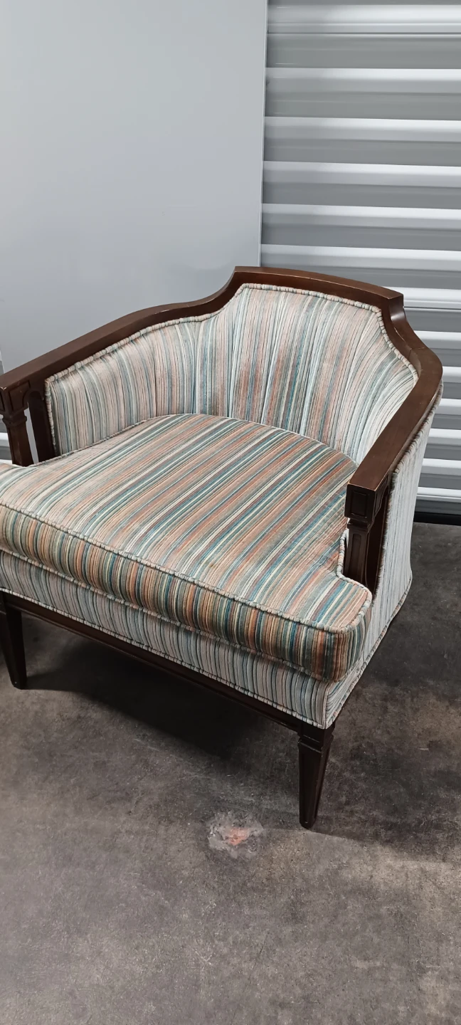 2 MID CENTURY MATCHING CHAIRS good condition - photo 2
