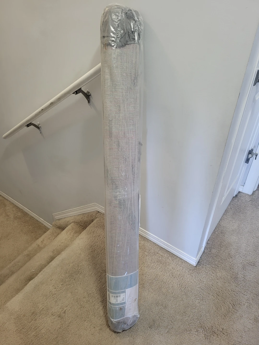 4ft X 6ft Area rug (New sealed) - photo 2
