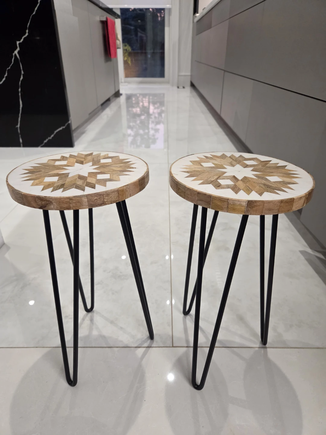 Set of 2 Round Side Tables