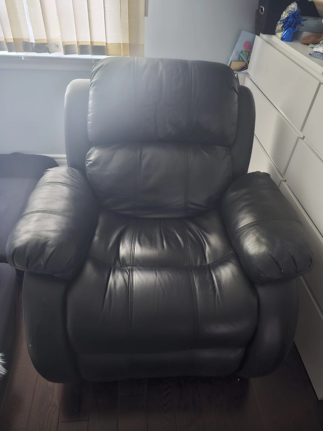 Black Leather Recliner Chair - photo 2