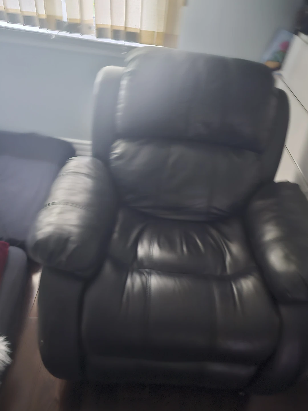 Black Leather Recliner Chair - photo 3