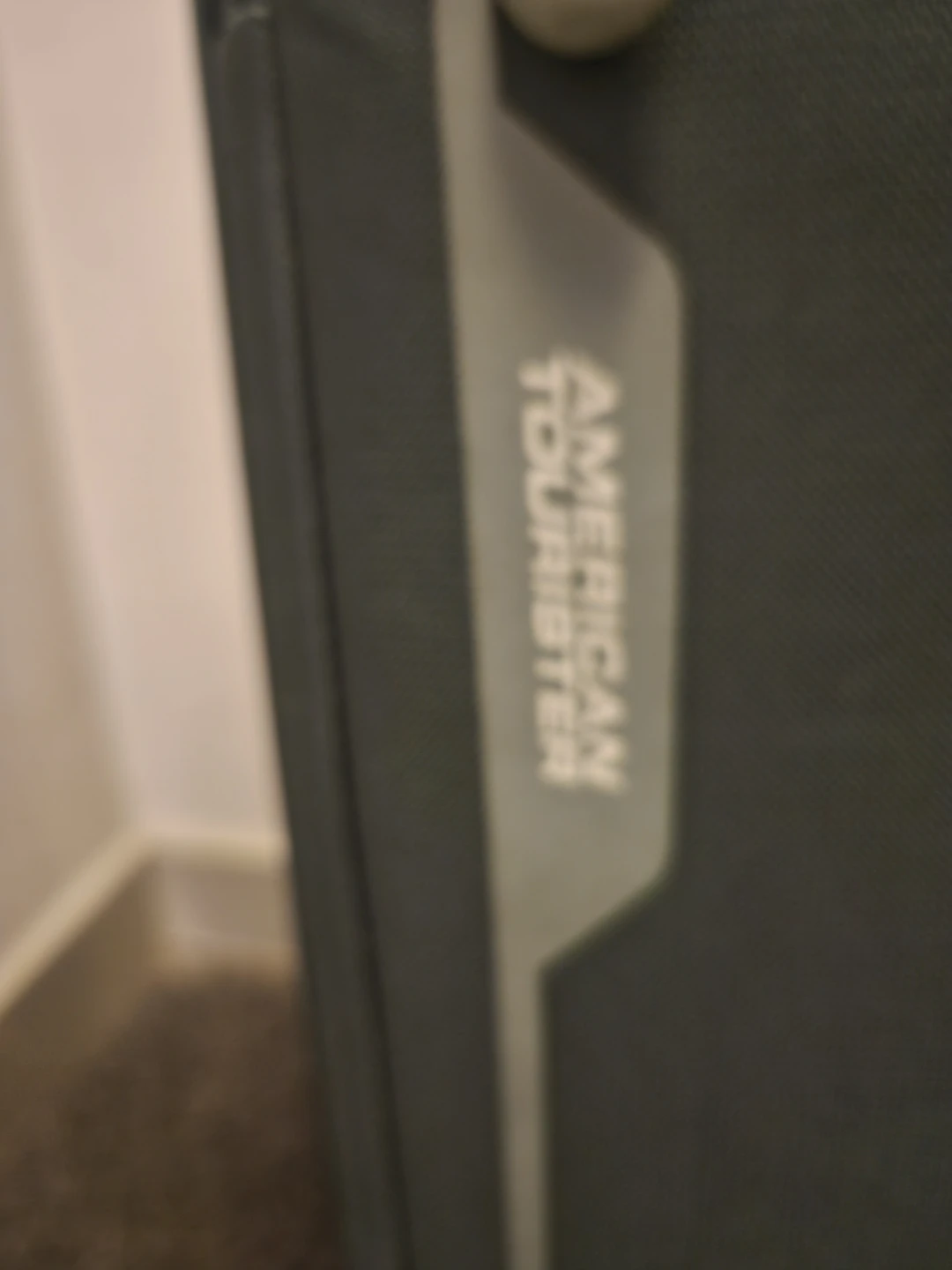American Tourister Suitcase - photo 3