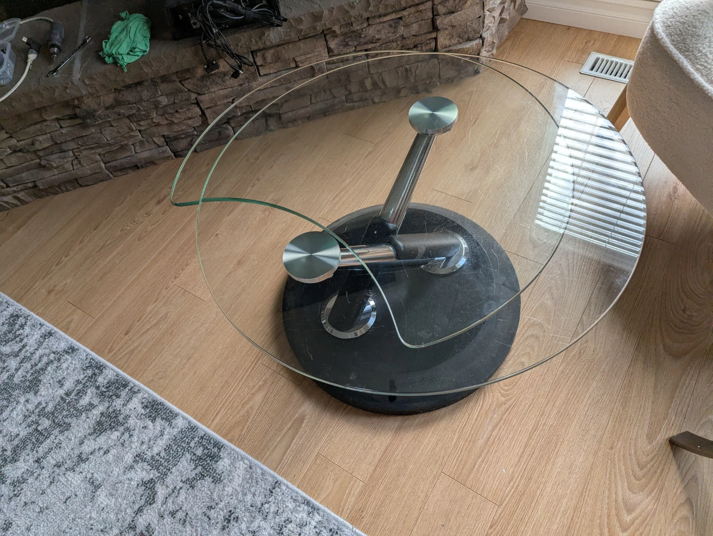 Center glass table extendedable