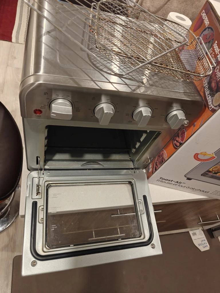 Chefman 7-in-1 Toast-Air Air Fryer & Convection Oven (Like New!) - photo 3
