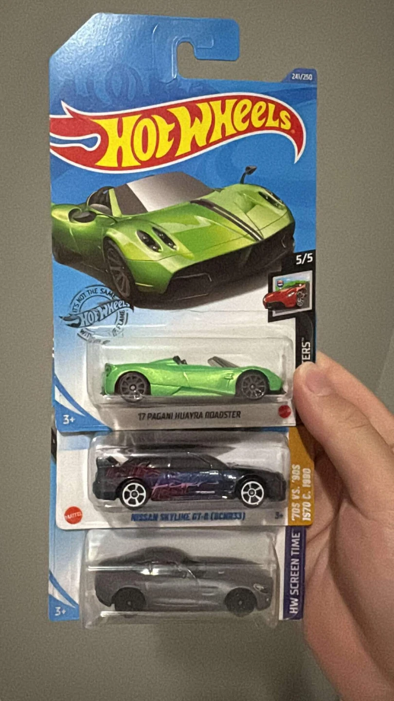Hot Wheels '17 Pagani Huayra Roadster & Nissan Skyline GT-R