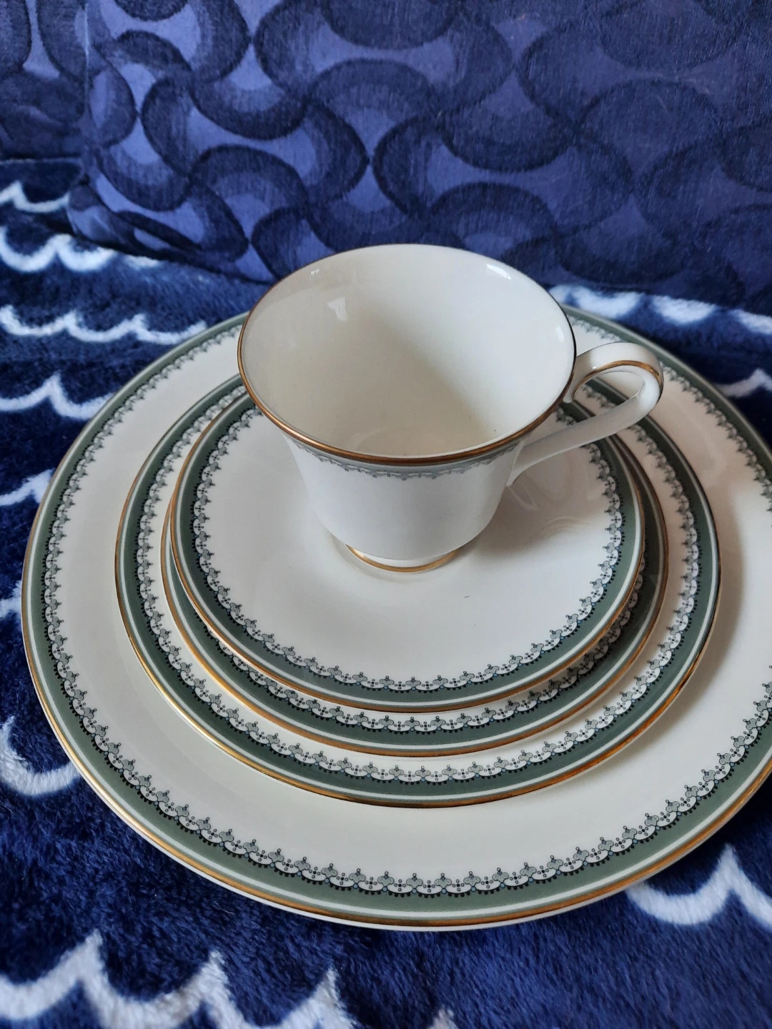 Set of 4 Vintage China Tea Cup & Saucer Set with Plates