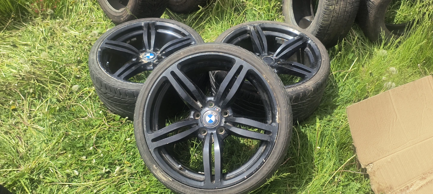 Set of 4 BMW Alloy Wheels and Tires