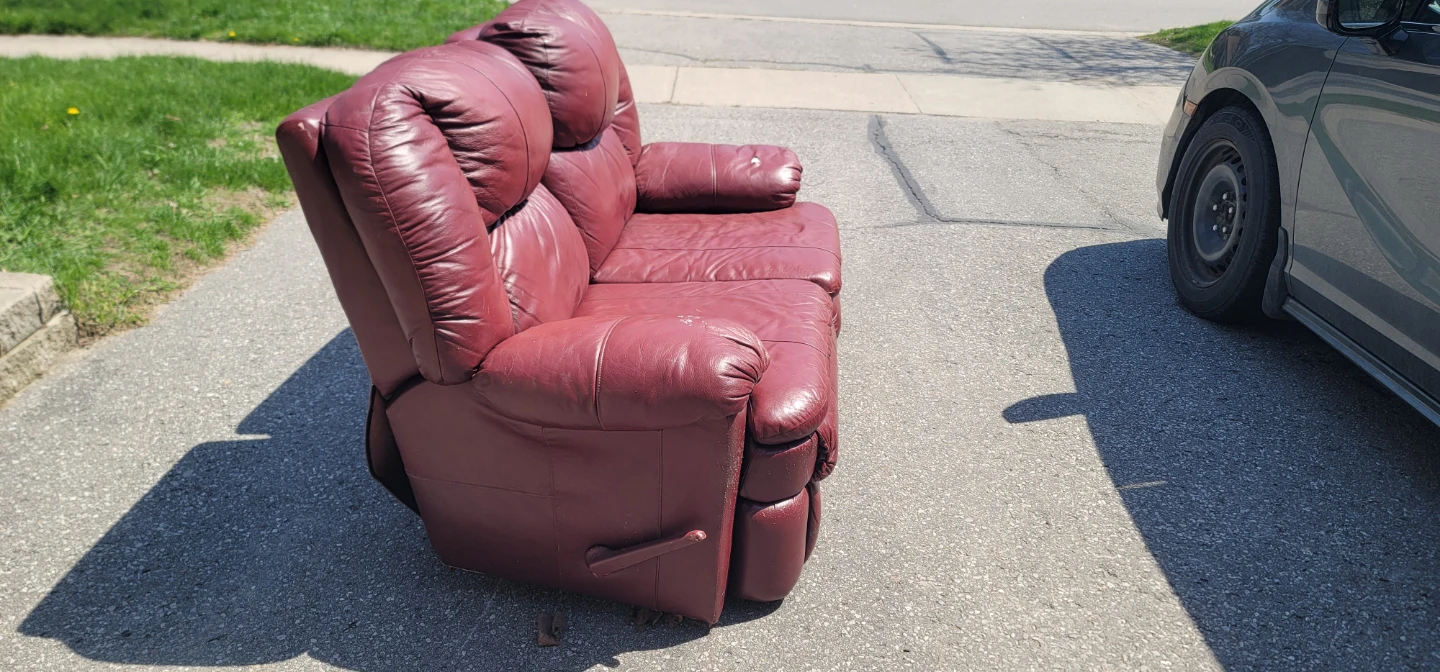 Burgundy Leather Recliner Chair - photo 2