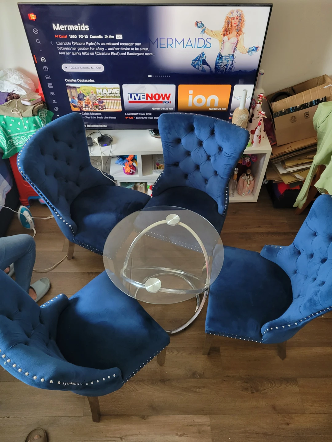Set of 4 Blue Velvet Accent Chairs with Round Glass Coffee Table - photo 2