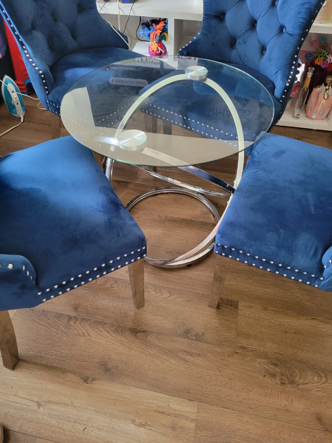 Set of 4 Blue Velvet Accent Chairs with Round Glass Coffee Table - photo 3